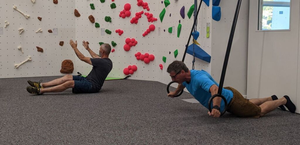 Kletterkurse Ringtraining auf den Knie