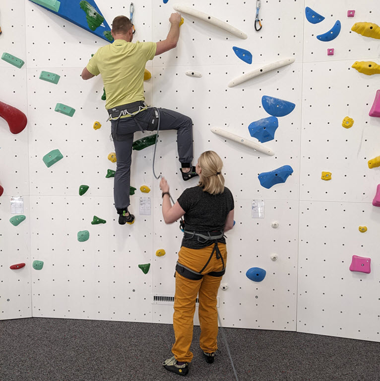 Grundkurs Vorstieg Seil über das Bein