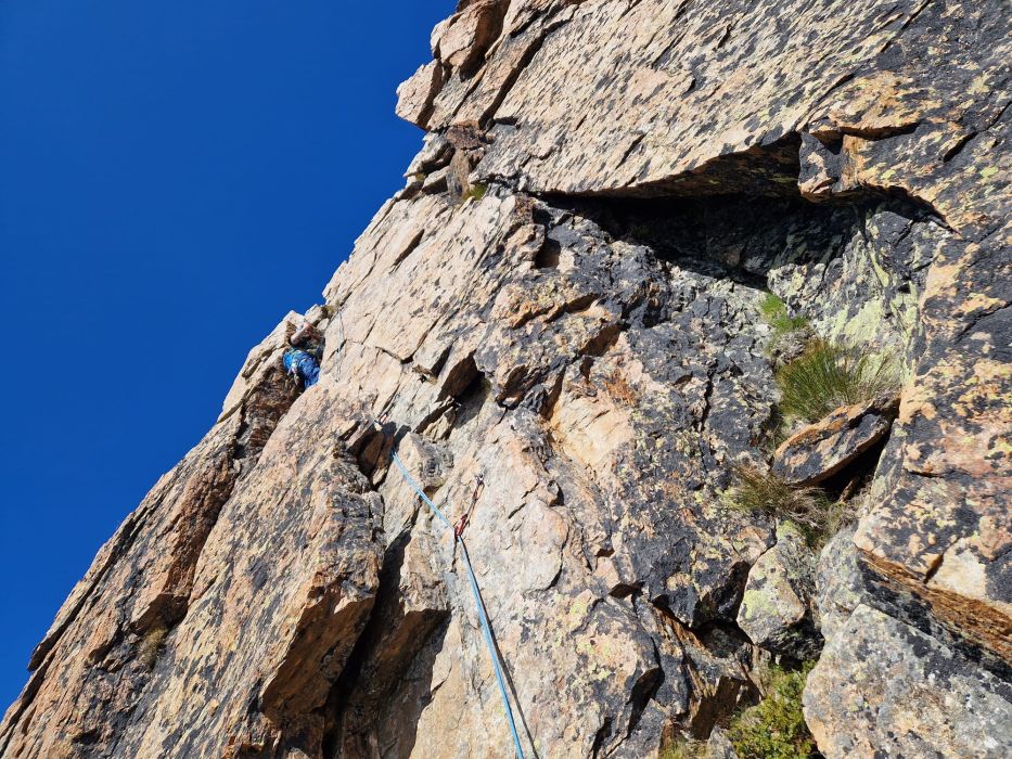 Mehrseillängen Kurs in der Route Kusima.